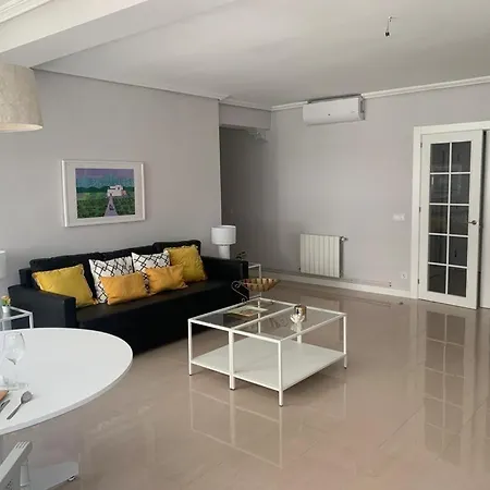 Apartman Seamed